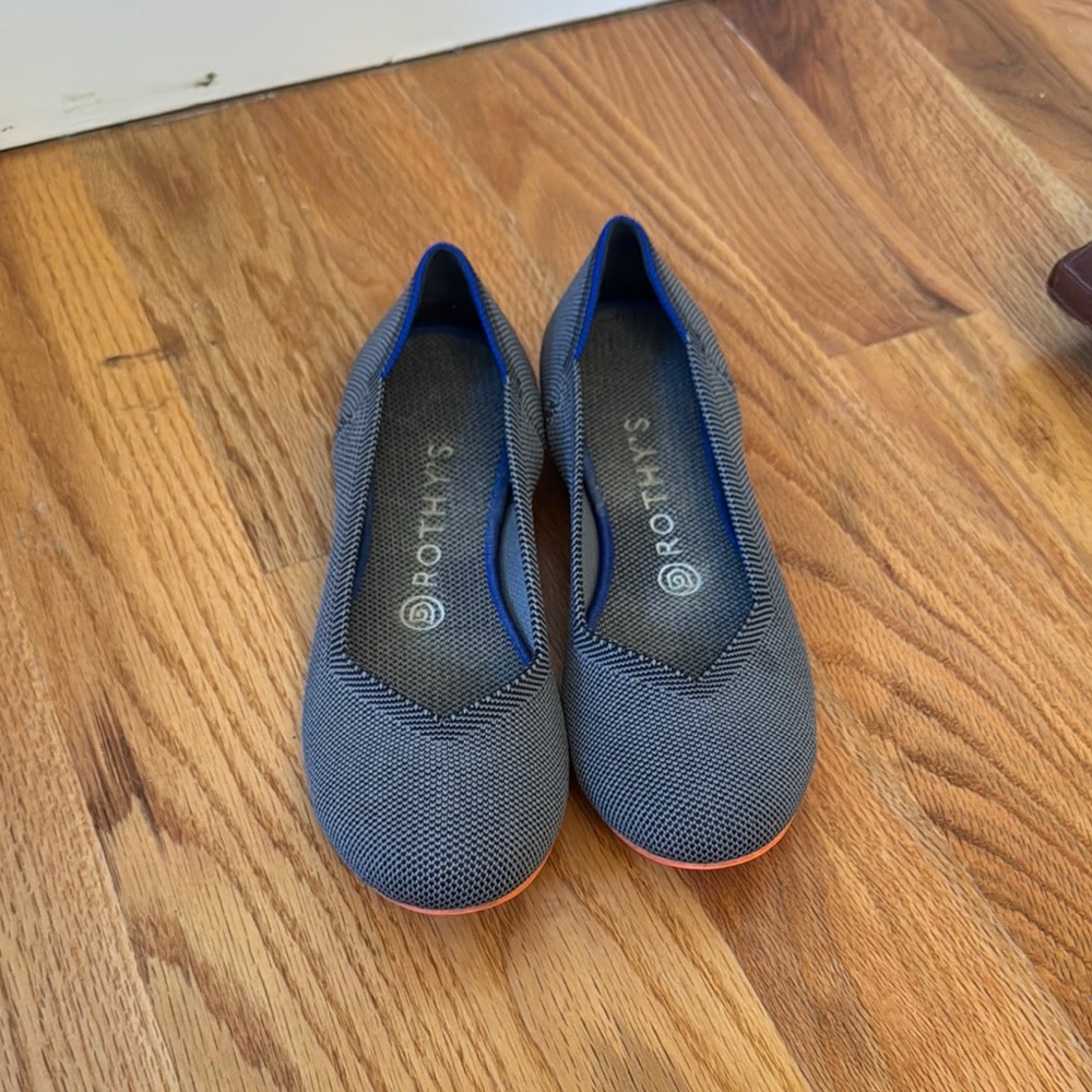 Rothy's Gray and black Flats